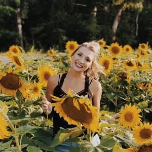 Meet your Posher, Carly